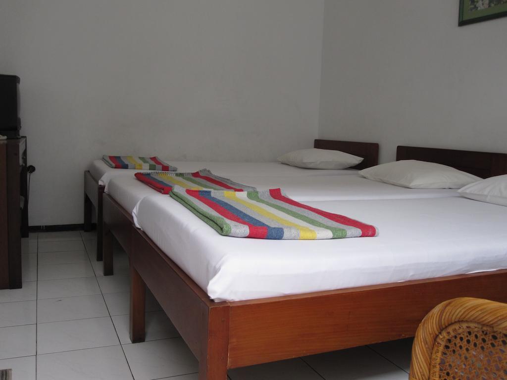 Hotel Tosari Malang Pokój zdjęcie
